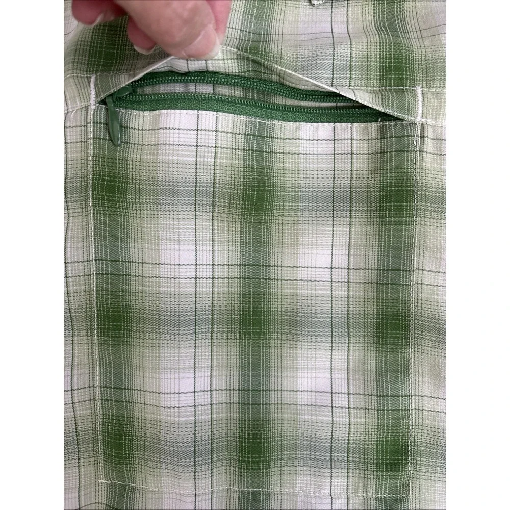 The North Face Men's Large‎ Light Green White Plaid Short Sleeve Button Up Shirt